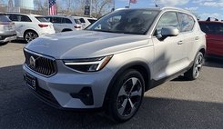 2023 Volvo XC40 B5 Plus Bright Theme