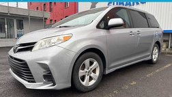 2018 Toyota Sienna LE