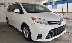 2019 Toyota Sienna LE
