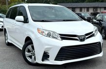 2018 Toyota Sienna LE