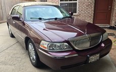 2006 Lincoln Town Car Signature Limited