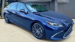 2025 Lexus ES 300h w/ Premium Package