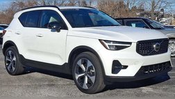 2023 Volvo XC40 B5 Plus Dark Theme