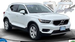 2022 Volvo XC40 T5 Momentum