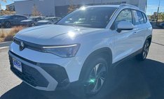 2025 Volkswagen Taos SE 4Motion