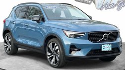 2023 Volvo XC40 B5 Plus Dark Theme