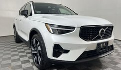 2025 Volvo XC40 B5 Plus Dark Theme