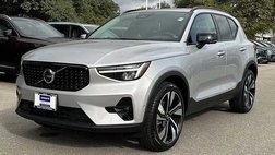2025 Volvo XC40 B5 Plus Dark Theme
