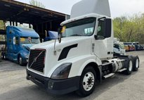 2012 Volvo Day Cab