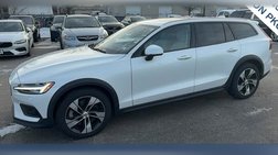 2022 Volvo V60 Cross Country T5