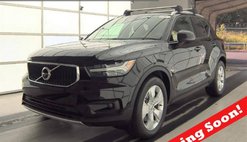 2021 Volvo XC40 T5 Momentum