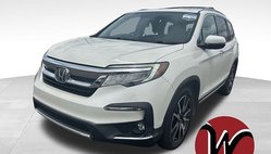 2019 Honda Pilot Touring w/Rear Captain's Chairs