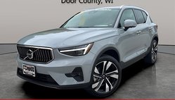 2024 Volvo XC40 B5 Ultimate Bright Theme