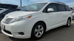 2017 Toyota Sienna LE 7-Passenger Auto Access Seat