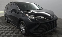 2022 Toyota Sienna LE 8-Passenger