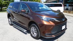 2024 Toyota Sienna LE 8-Passenger