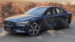 2024 Volvo S60 B5 Plus Dark Theme