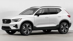 2025 Volvo XC40 B5 Plus Dark Theme