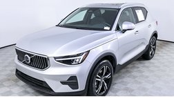 2025 Volvo XC40 B5 Core Bright Theme