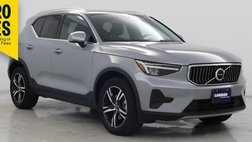 2024 Volvo XC40 B5 Core Dark Theme