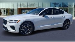 2023 Volvo S60 B5 Plus Dark Theme