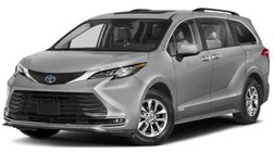 2024 Toyota Sienna XLE