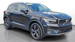 2024 Volvo XC40 B5 Core Dark Theme