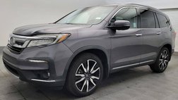2019 Honda Pilot Touring w/Rear Captain's Chairs