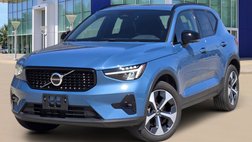 2025 Volvo XC40 B5 Plus Dark Theme