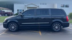 2014 Chrysler Town and Country S