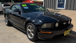 2005 Ford Mustang GT Deluxe
