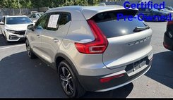2025 Volvo XC40 B5 Core Bright Theme