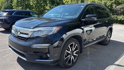 2021 Honda Pilot Touring w/Rear Captain's Chairs