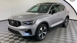 2026 Volvo XC40 B5 Plus