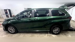2022 Toyota Sienna LE 8-Passenger