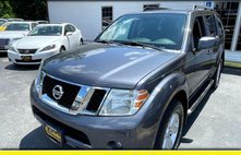 2012 Nissan Pathfinder LE