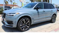 2023 Volvo XC90 Recharge T8 Ultimate Dark Theme