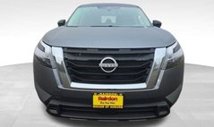 2025 Nissan Pathfinder S