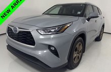 2023 Toyota Highlander Hybrid Bronze Edition