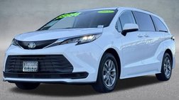 2022 Toyota Sienna LE 8-Passenger