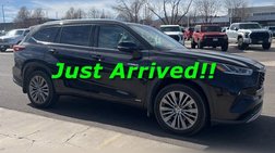 2021 Toyota Highlander Hybrid Platinum