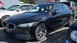 2020 Volvo S60 T6 Momentum
