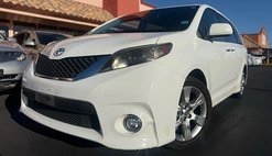2013 Toyota Sienna SE 8-Passenger
