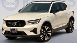 2025 Volvo XC40 B5 Plus Dark Theme