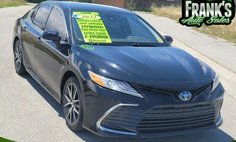 2022 Toyota Camry Hybrid XLE