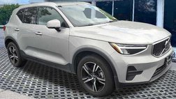 2025 Volvo XC40 B5 Core Bright Theme
