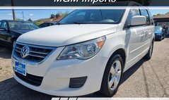 2011 Volkswagen Routan SE