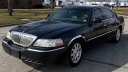 2011 Lincoln Town Car Signature Limited