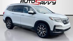 2020 Honda Pilot Touring w/Rear Captain's Chairs