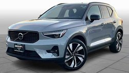 2024 Volvo XC40 B5 Plus Dark Theme